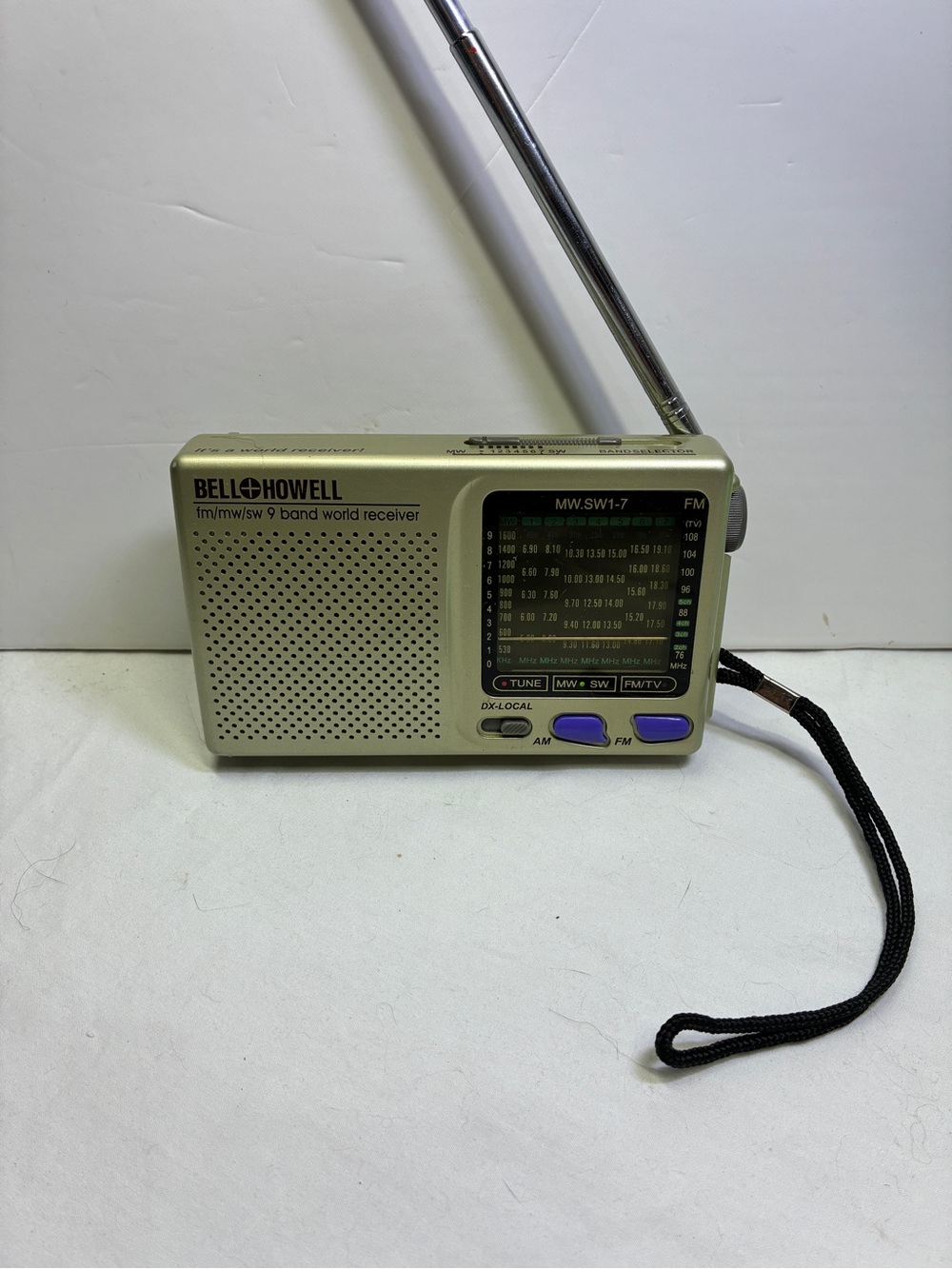 Bell & Howell VTG MW.SW1-7 9 Band World Receiver Shortwave Radio AM/FM/TV/MW/SW